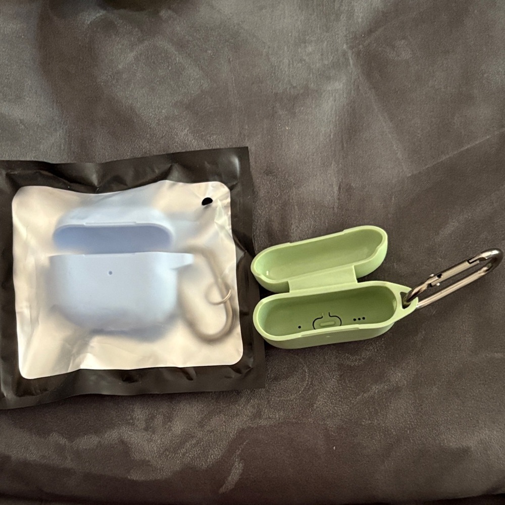 Wireless Earbuds Protective Case Set - Blue and Green